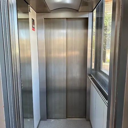 Nou Fontana 3px アパート